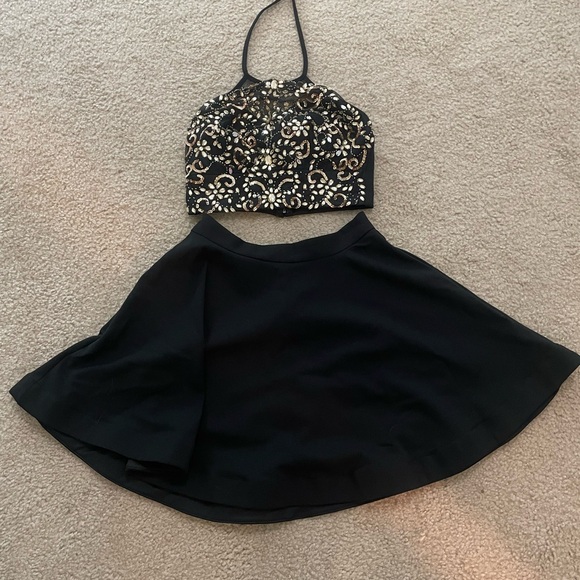 2 Piece halter homecoming dress - Picture 1 of 3